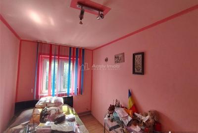 Caransebes, 4 Cam., Dec., Et.2, Zona Pipirig - 12