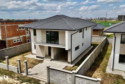 Casă cu 5 camere cu Teren 440 Mp în Central - 3