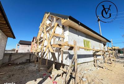 Casă cu 4 camere decomandat cu Teren 200 Mp în Lumina - 2