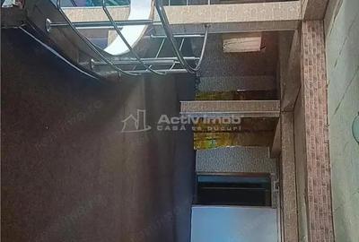 Spațiu comercial, de 903 mp, în Central - 4