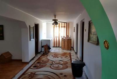 Casă cu 4 camere în Noua - 4