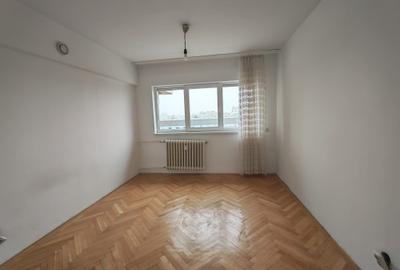 Apartament cu 5 camere decomandat în P-ța Universității - 4
