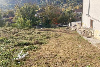 Teren de 1159 mp, în Vlădești - 2