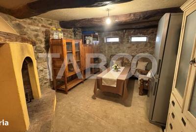 Casă cu 3 camere cu Teren 63 Mp în Roșia