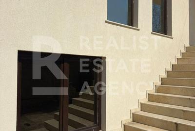 Casă cu 8 camere cu Teren 1037 Mp în Central - 6