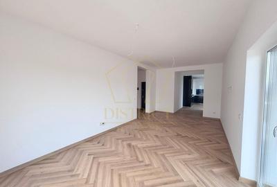 Apartament cu 3 camere decomandat în Torontalului