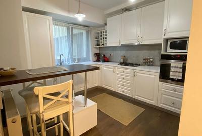 Apartament cu 4 camere decomandat în Central - 2