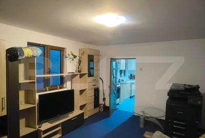 Casă cu 3 camere cu Teren 400 Mp în Central - 1