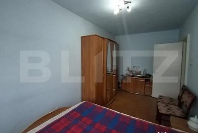 Apartament cu 3 camere decomandat, mobilat în Micro 4 - 5