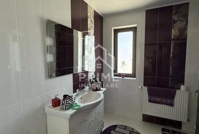 Casă cu 5 camere cu Teren 893 Mp în Central