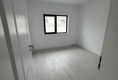 Casă cu 4 camere cu Canalizare în Clinceni - 2