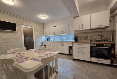 Apartament cu 2 camere decomandat în Buzaului