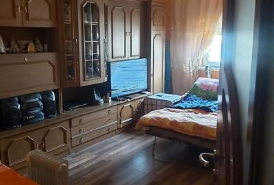 Garsonieră decomandată, mobilată în Tractorul - 8