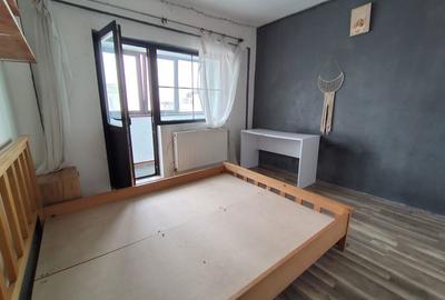 Apartament cu 4 camere semidecomandat în Dacia - 4