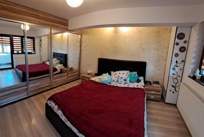 Apartament cu 3 camere decomandat, mobilat în Central