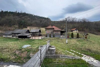 Casă cu 3 camere cu Teren 72 Mp în Vălișoara