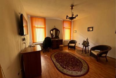 Apartament cu 3 camere decomandat în Central - 2
