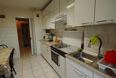 Apartament de vanzare cu 3 camere decomandat, cartierul Manastur Cluj Napoca Apartament de vanzare cu 3 camere decomandat, cartierul Manastur Cluj Napoca - 2