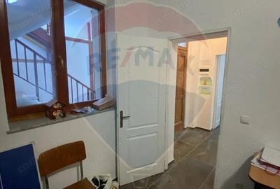 Spațiu comercial, de 45 mp, în Central - 3