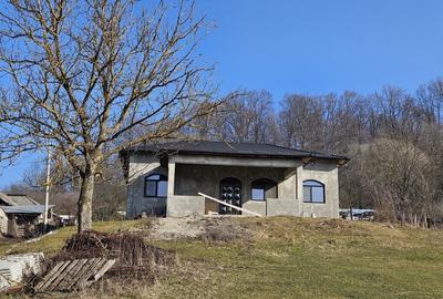 Casă individuală cu 4 camere cu Canalizare în Boțești - 10