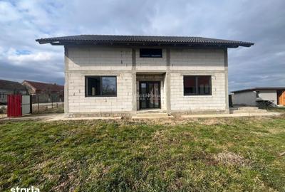 Casă cu 5 camere cu Teren 1414 Mp în Știuca - 19