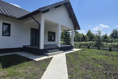 Casă cu Teren 400 Mp în Hemeiuș - 3