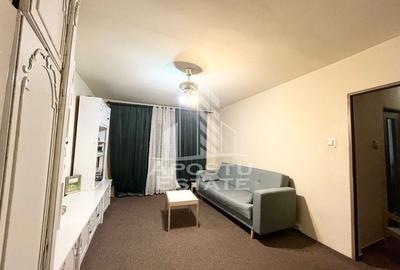 Apartament cu 3 camere decomandat, mobilat în Soarelui