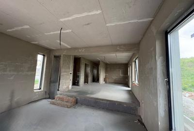 Casă individuală cu 4 camere cu Canalizare în Unirea - 7