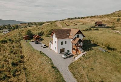 Casă cu 4 camere în Central - 8