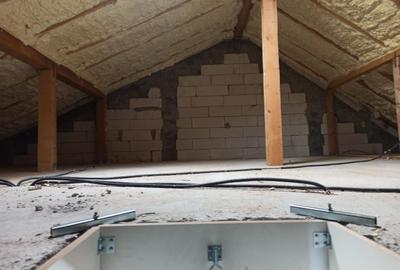 Casă cu 4 camere cu Canalizare în Central - 4