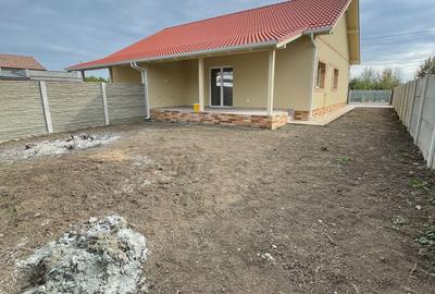 360 Grade Imobiliare oferă spre vânzare două jumătăți de duplex, Bucovat - 13