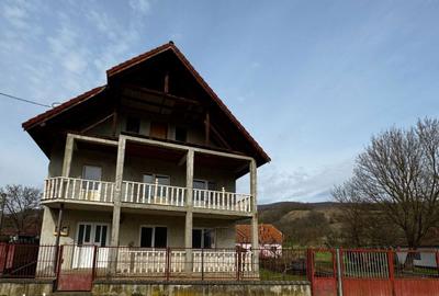 Casă cu 4 camere în Fărcădin - 2