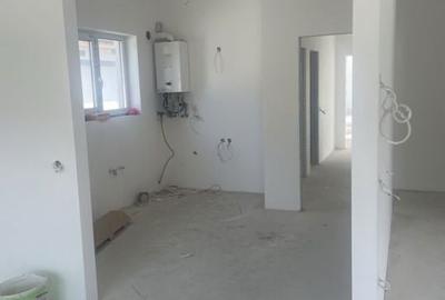 Casă cu 3 camere în Sub Coastă - 3