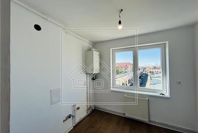 Ap cu 2 camere si balcon, etaj 2/4 - renovat - Zona Terezian - 12