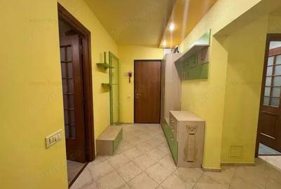 Apartament cu 3 camere decomandat în Decebal