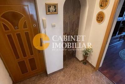 Tudor Vladimirescu str Tepes Voda - decomandat- an 1978 - mobilat - 5