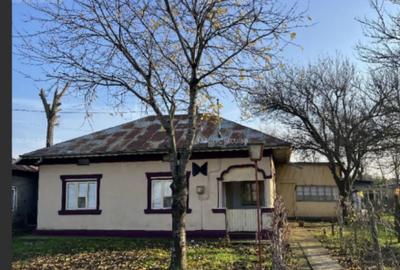 Casă cu 3 camere în Ulmeni - 2