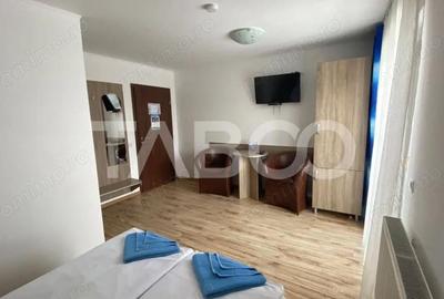 Casă cu 10 camere cu Teren 499 Mp în Paltin - 2