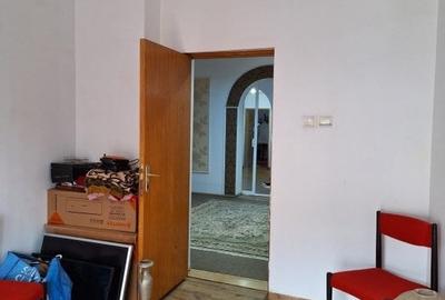 Vila fara risc seismic,renovata,izolata ext,P+1+pod inalt,9 camere,4 bai,pivnita - 33