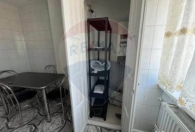 Apartament cu 3 camere decomandat în Sărari - 1