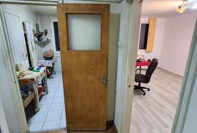 Apartament cu 4 camere decomandat în Berceni - 13