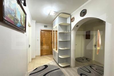 Apartament de inchiriat cu 3 camere decomandat, 81 mp - zon - 5