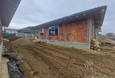 Casă cu 4 camere cu Teren 440 Mp în Central - 14