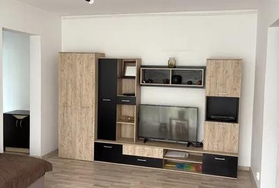 Apartament cu 2 camere semidecomandat, mobilat în Titan
