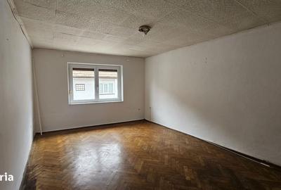 Casă cu 3 camere cu Teren 130 Mp în Central - 9