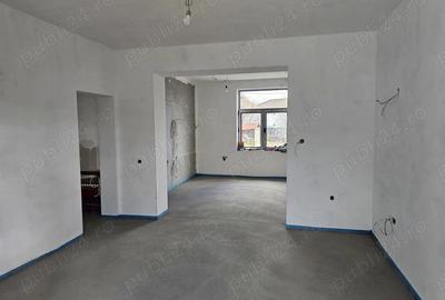 Casă cu Teren 400 Mp în Central - 9