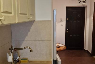 Garsonieră decomandată, mobilată în Vitan - 9