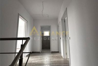 Casă cu 4 camere cu Teren 290 Mp în Central - 8