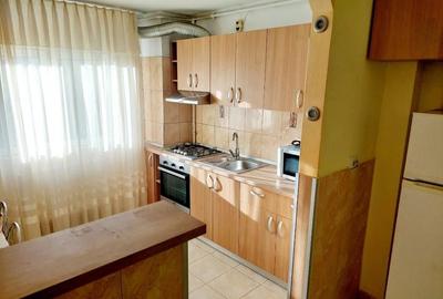 Apartament cu 2 camere semidecomandat, mobilat în Apărătorii Patriei