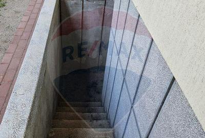 Casa / Vila cu 6 camere de vanzare - CORNU - 18